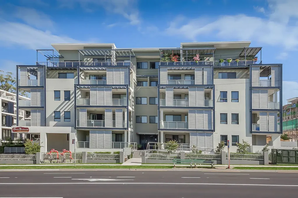 Carlingford 2ห้องนอน Stylish Top-Floor Apartment in Prime Carlingford Location