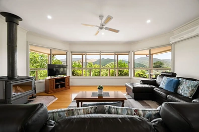1 James Close, Bright, VIC 3741, 4 rūma, 2 rūma horoi, House