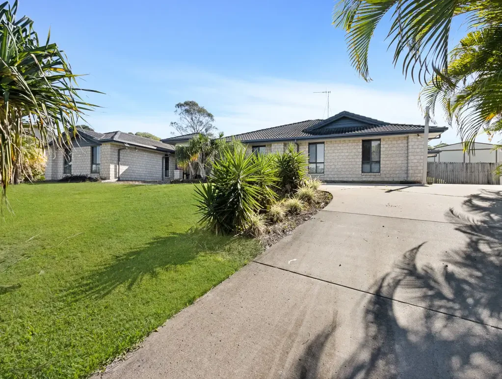 Craignish 4 Bedroom Spacious Home with Room for Everyone