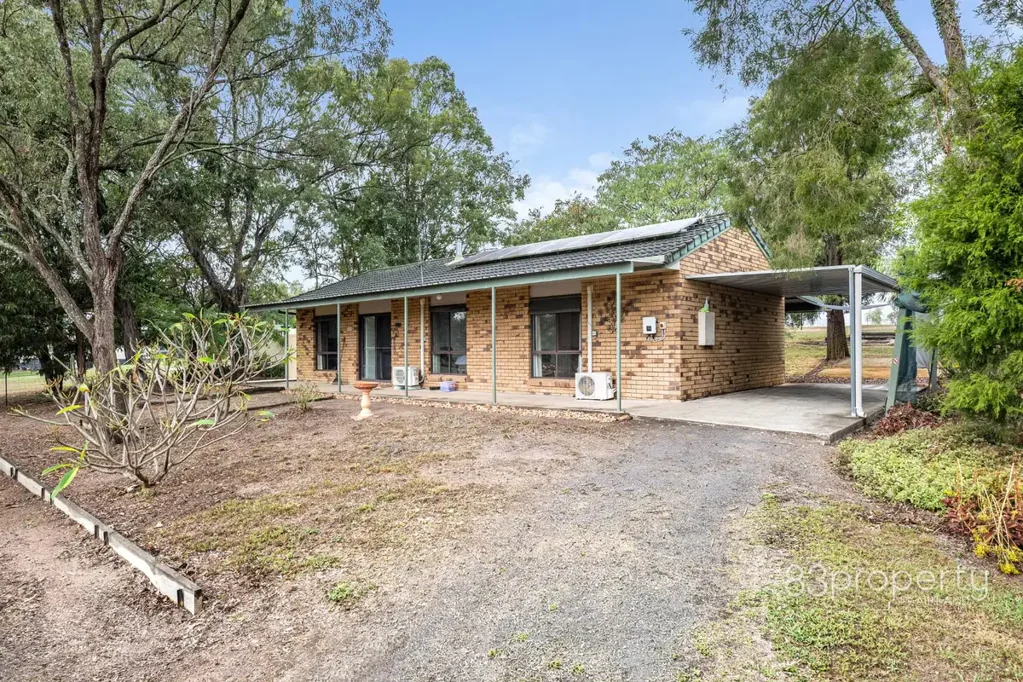 Laidley North 3chambre Acreage Dreams Within Reach! Room to Breathe ~ Space to Enjoy
