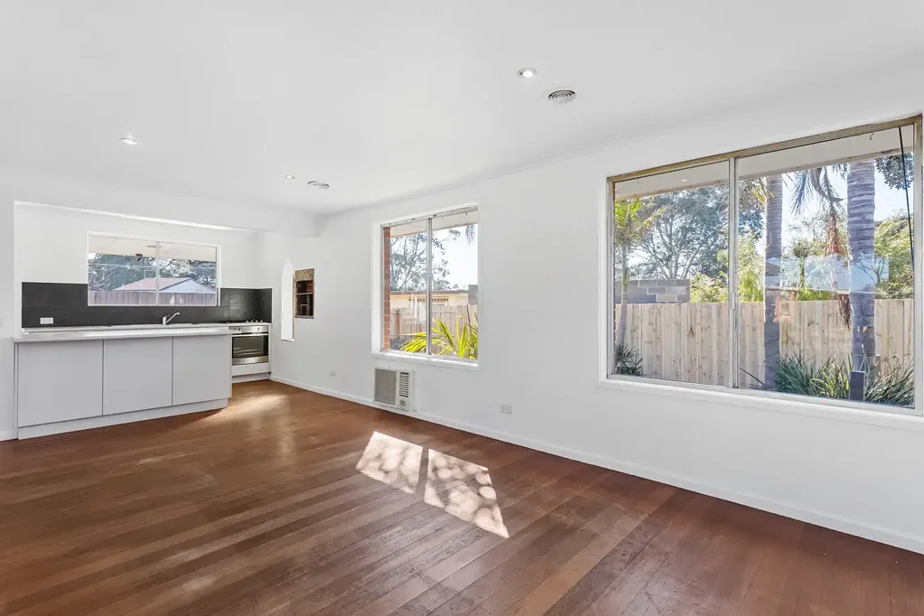 Mornington 3ਬੈੱਡਰੂਮ Convenience in a Court Location - Deadline for Offers Wednesday 3rd September at 12 noon