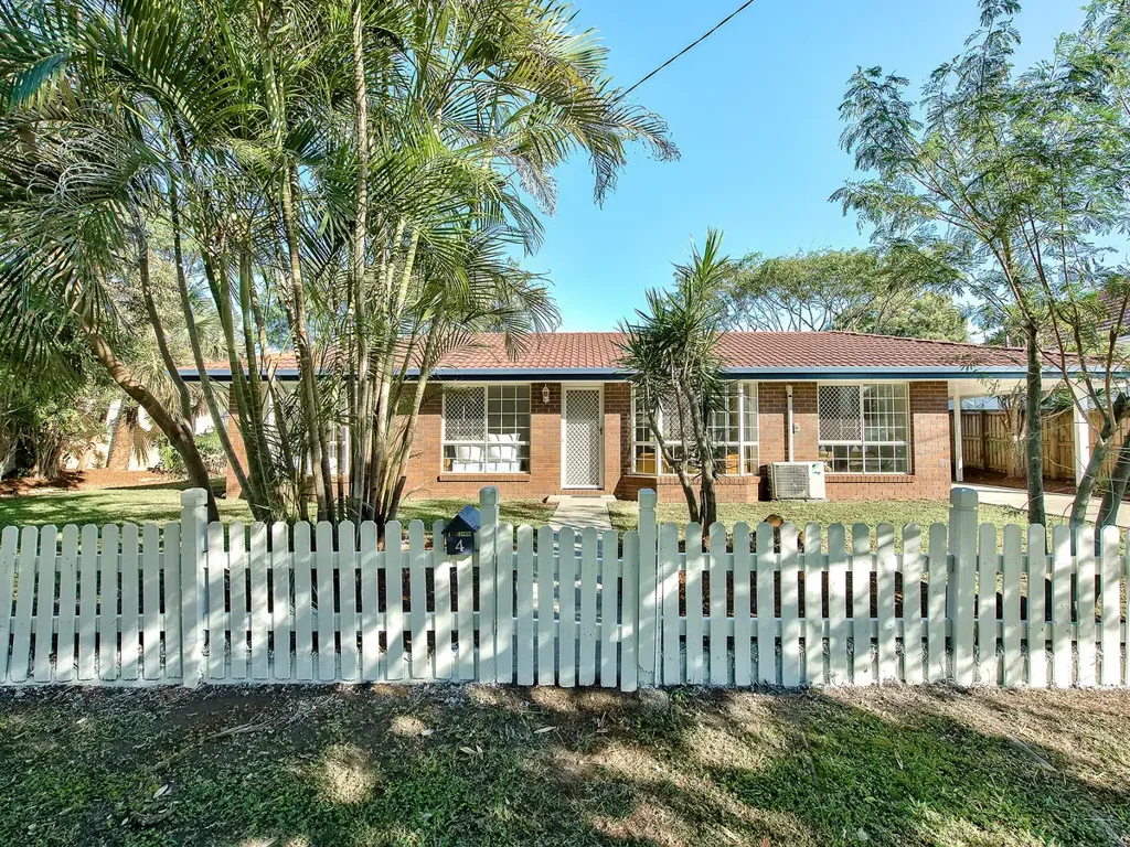 Wavell Heights 3房 迷人的街景与可爱的低层住宅相得益彰。 Stunning Street Presence Complements Lovely Low-Set.