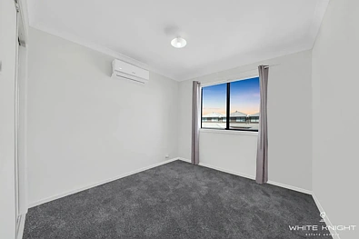 17 Alderley Crescent, Deanside, VIC 3336, 3 slaapkamers, 2 badkamers, Townhouse