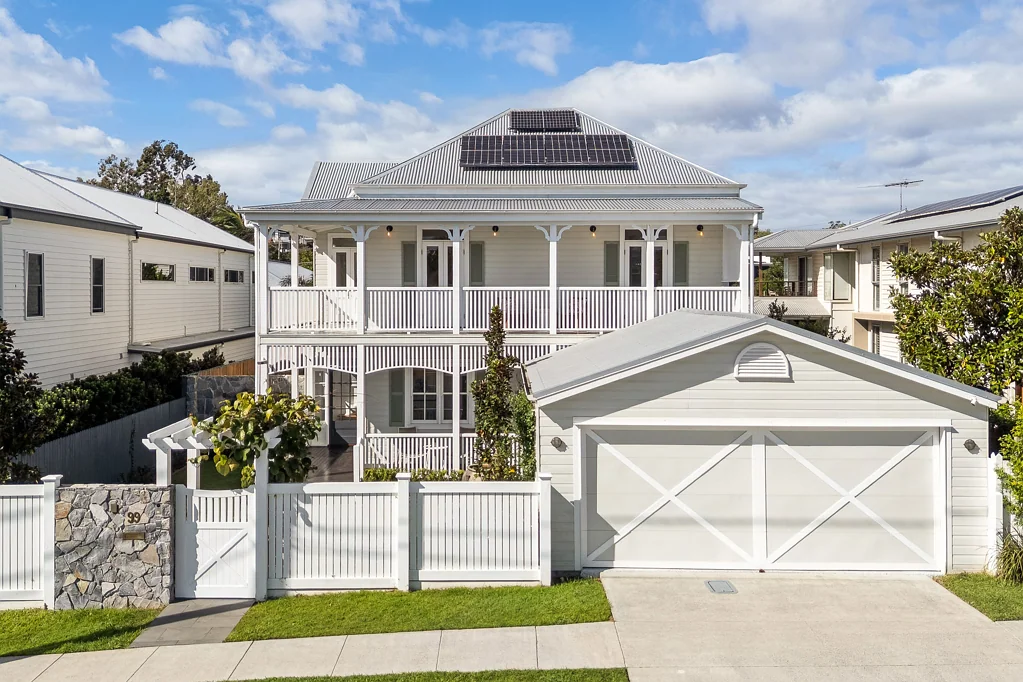 Bulimba 5房 Bulimba名街宅邸 441sqm室内空间 549sqm宽绰地块 五卧三卫设计 室内外无缝连接 河畔公园精英学府旁 Timeless Luxury in One of Bulimba's Finest Streets