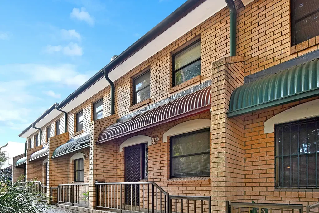 Well-Appointed Townhouse With Private Courtyard