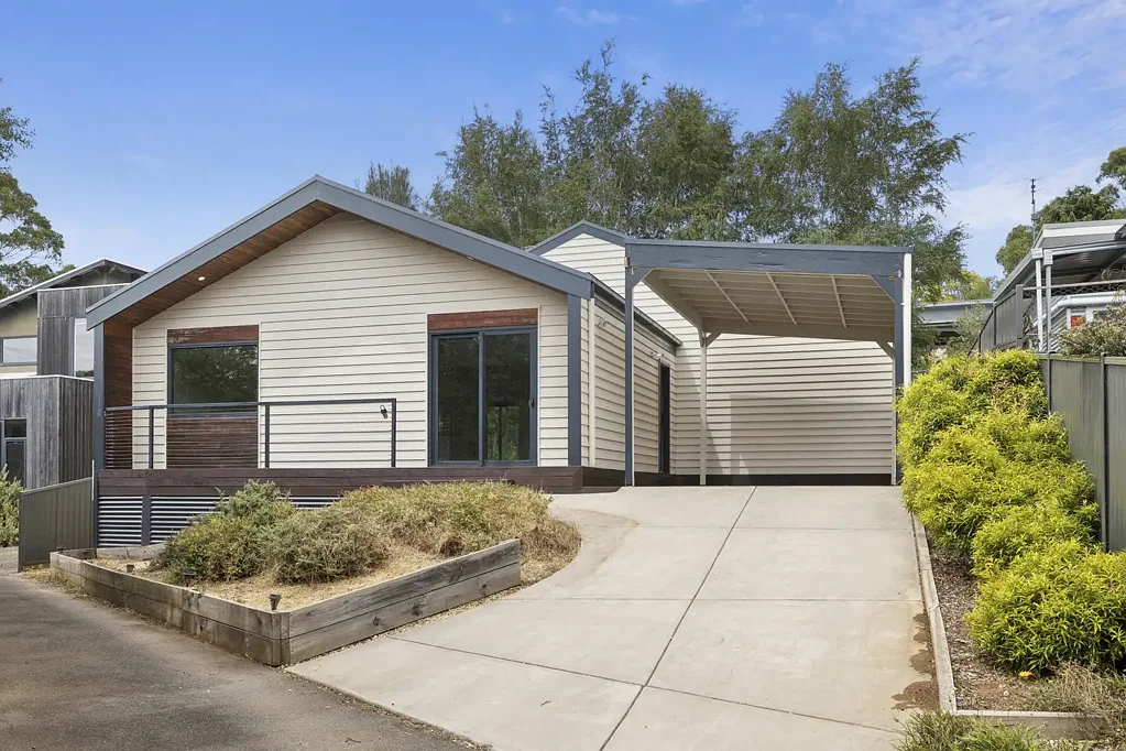 Freshly Renovated Home In the heart of Daylesford