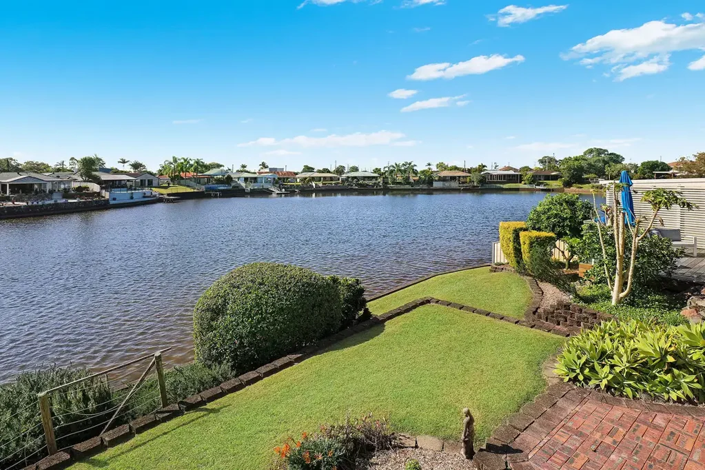 Wurtulla 3房  LIFE ON THE WATERS EDGE – NORTHERLY PERFECTION