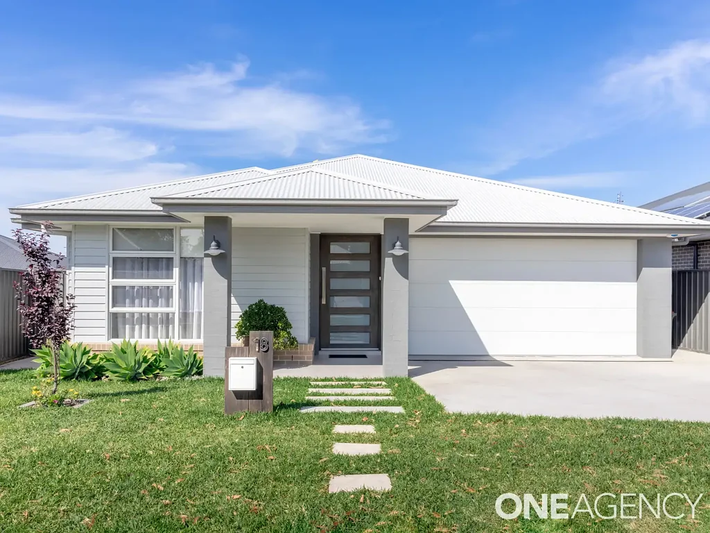 SPACIOUS 4-BEDROOM WITH MODERN FINISHINGS