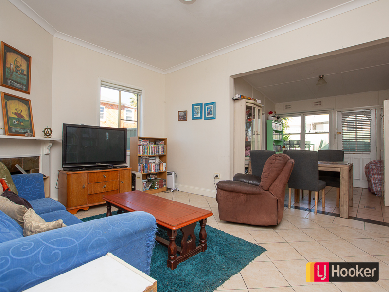 UNIT 1 3 DENNE ST, WEST TAMWORTH NSW 2340, 0 Schlafzimmer, 0 Badezimmer, House