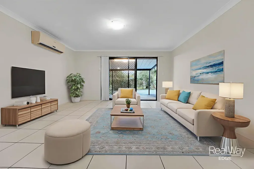 Redbank Plains 4房 Redbank Plains静谧居所 四卧宽敞主套 现代开放厨餐 大围栏后院 双车库 安全屏 全家舒适空间 Quiet Street, Modern Comforts & Room for the Whole Family!!!