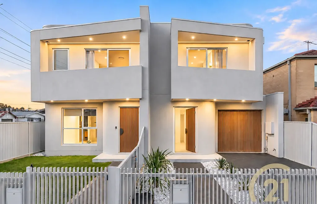 Canley Heights 5ਬੈੱਡਰੂਮ A Statement of Contemporary Luxury & Family Living