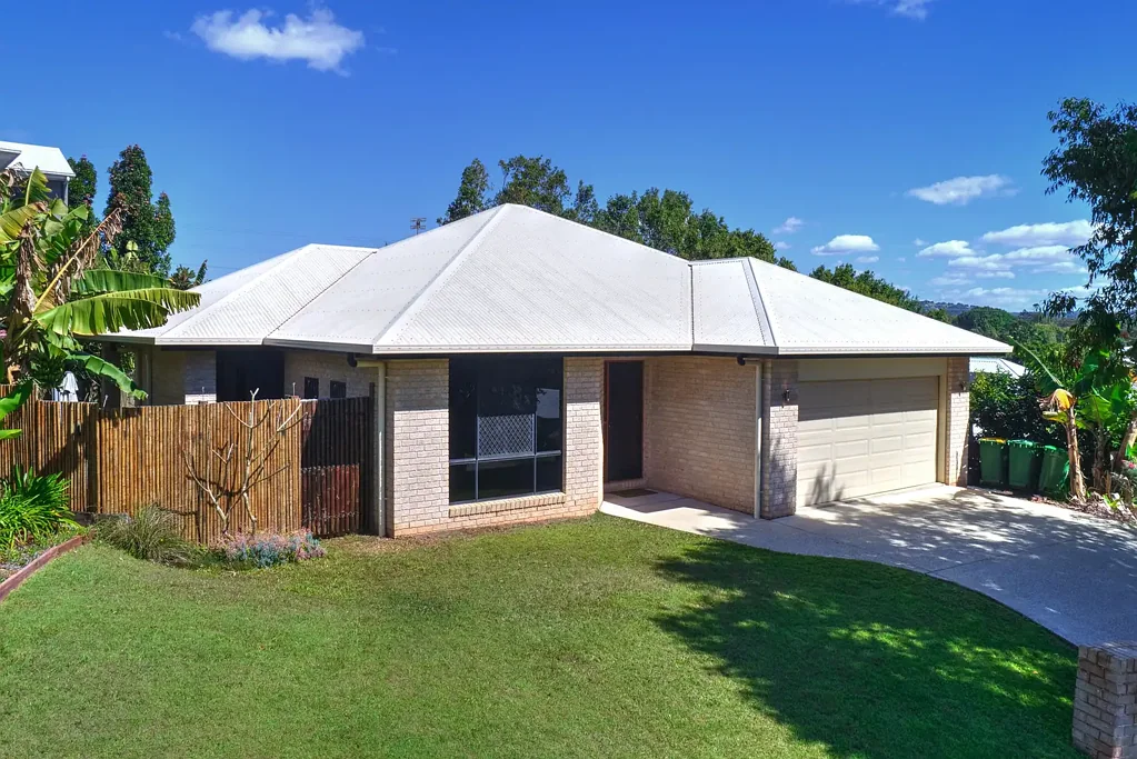 Cooroy 4 Bedroom Great Family Home with Views and Privacy