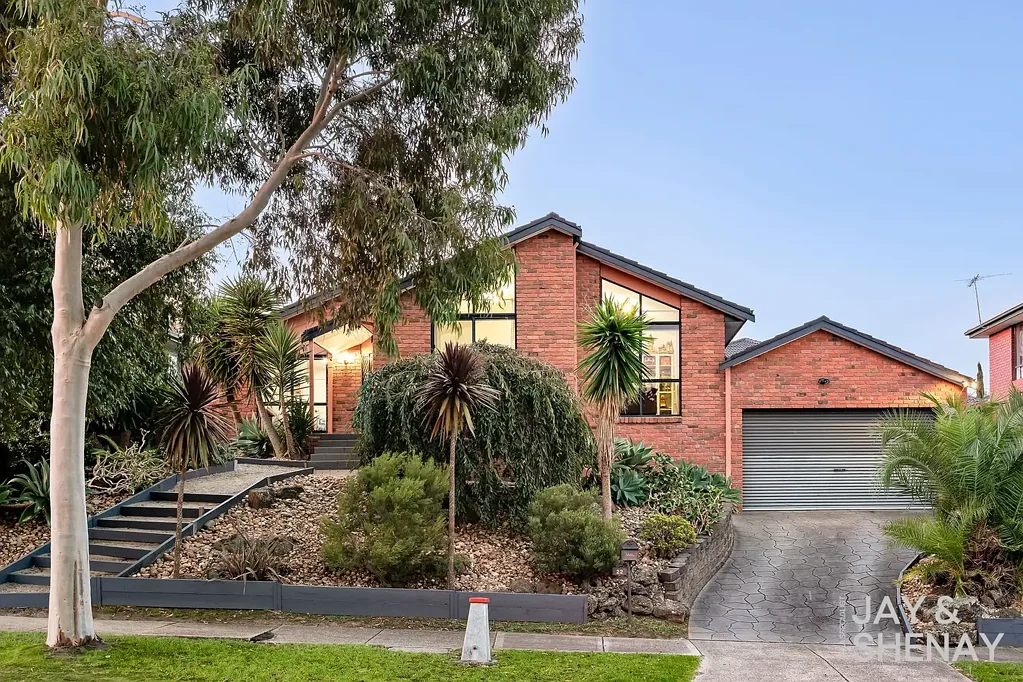 22 Edward Freeth Drive, Endeavour Hills, VIC 3802