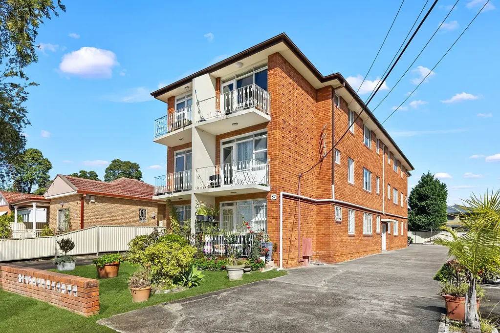 Lakemba 2બેડરૂમ Ultra-Convenient First Home or Investment, Blue Ribbon Locale