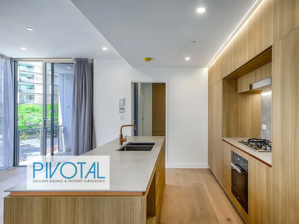 RIVER VIEWS! LEVEL 6 - LARGE ENTERTAINERS KITCHEN