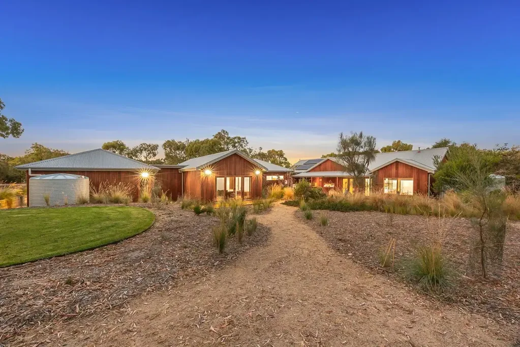 Torquay 4 Slaapkamer SPACE, SERENITY & COASTAL LIVING IN OCEAN ACRES