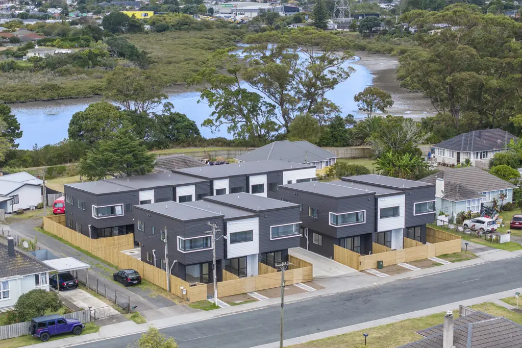 Mount Wellington 3房  Spacious Brand New Freehold Starter Home & Views!!