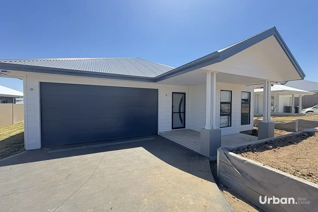 Four Bedroom Family Home for Lease in Huntlee- includes a second living room and office/study!