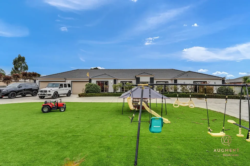 Cardigan 5બેડરૂમ Luxurious Family Home with Dual Occupancy in Desirable Cardigan