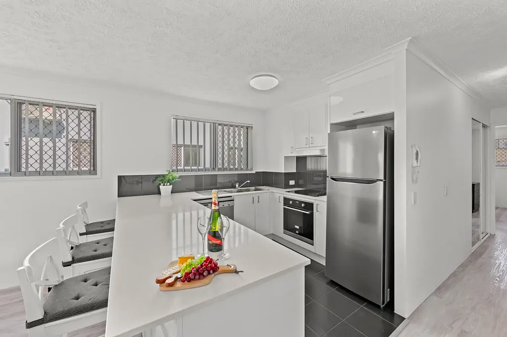16/12 Whiting Street, Labrador, QLD 4215