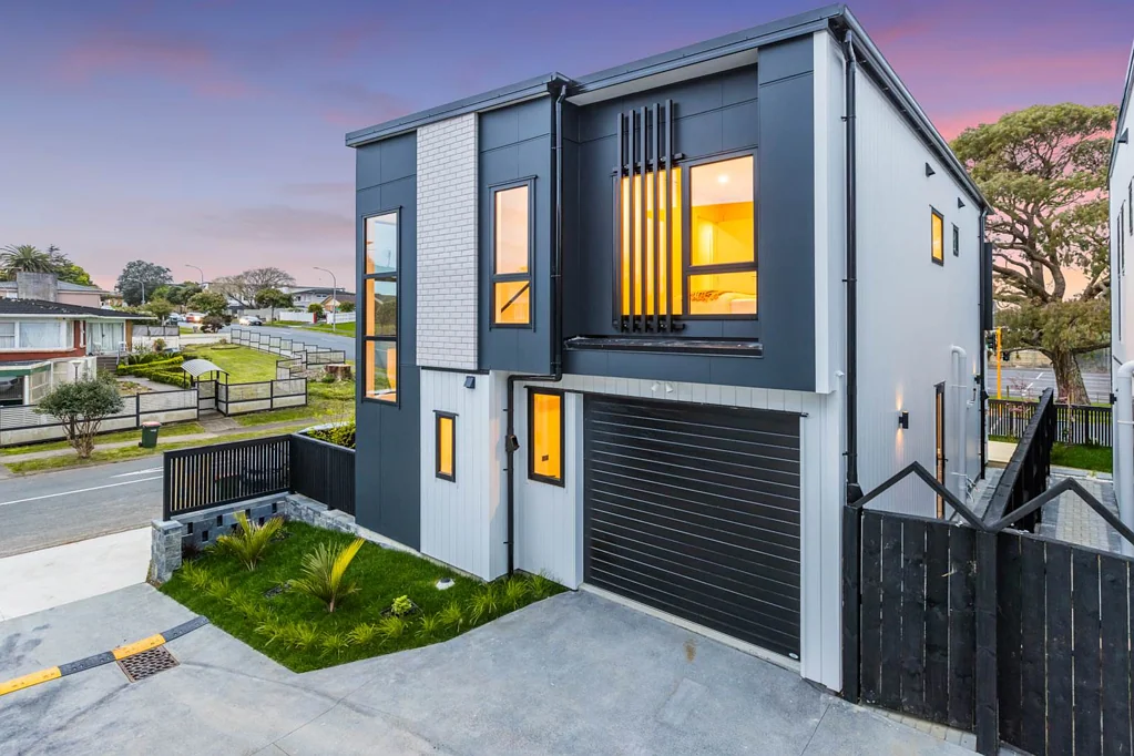40b Glenmore Road, Sunnyhills, Manukau City, Auckland