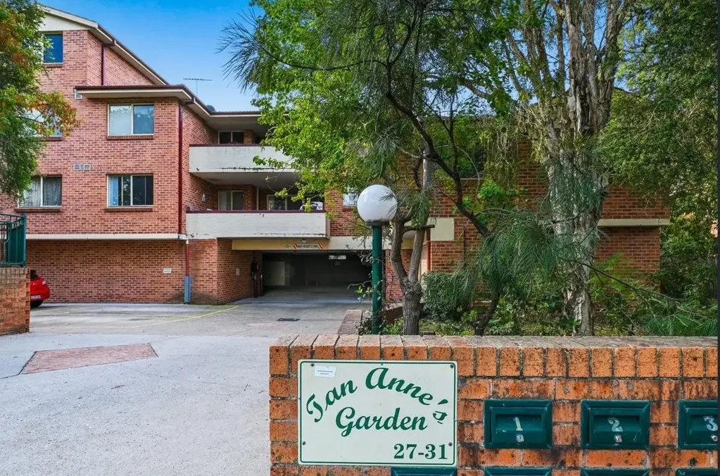2 BEDROOM UNIT IN MERRYLANDS