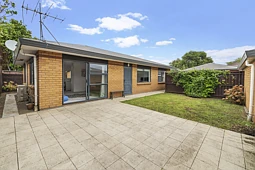 2/7 Mona Avenue, Mangere Bridge