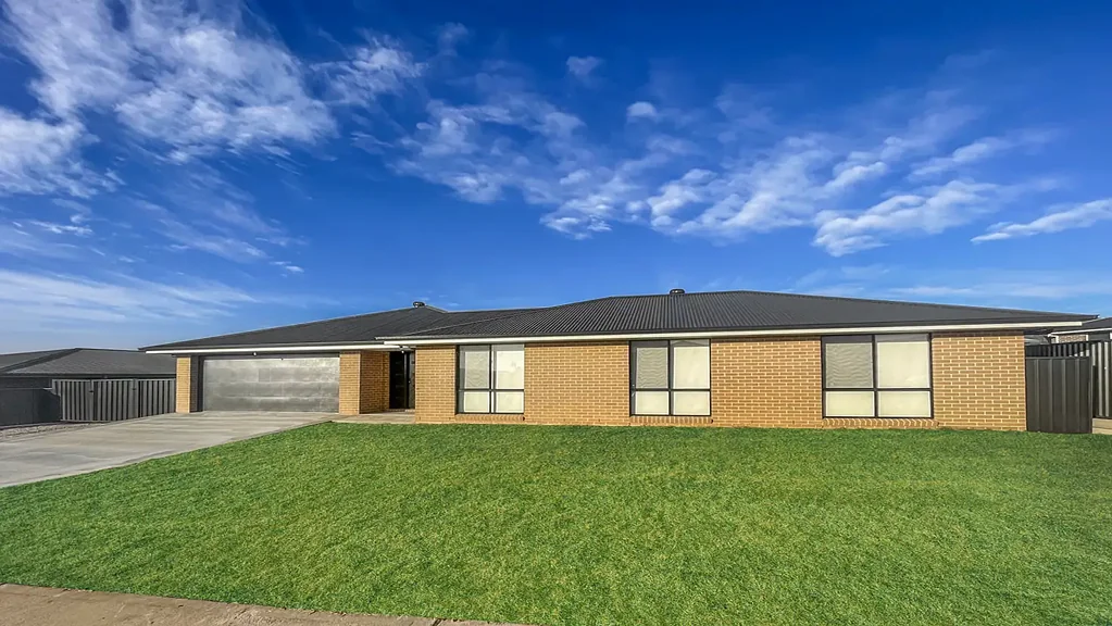 Modern Family living in Popular Estate