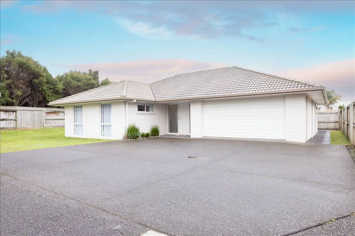 Pyes Pa 3Moenga Brick, Spacious & Modern...Tick!
