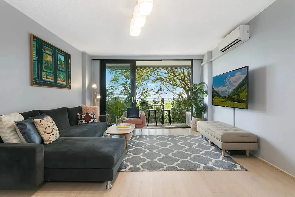 Renovated Ground Floor Two-Bedroom Apartment with Private Outlook in Well-Connected Location