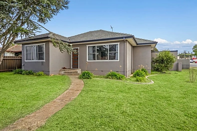Goulburn 4房 Spacious Family Home on a Generous Corner Block