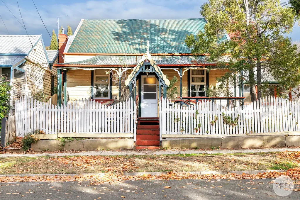 12 Raglan Street, Creswick, VIC 3363