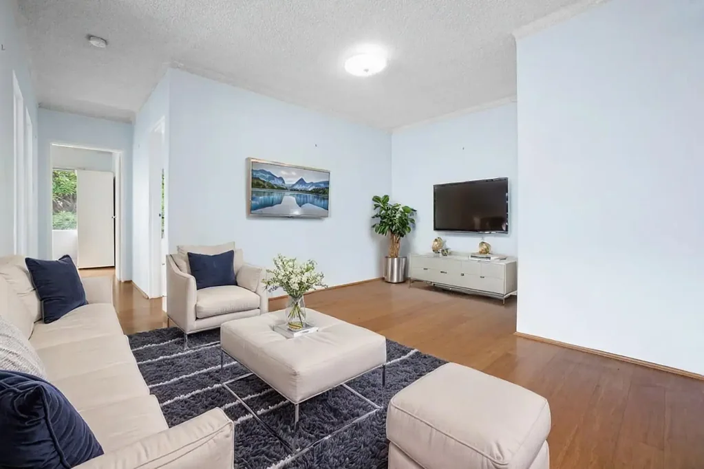 West Ryde 2Moenga Light Filled Top Floor Apartment in a Convenient West Ryde Pocket