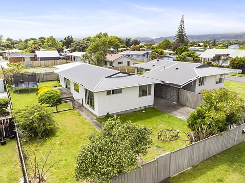 Paraparaumu Beach 4房  Newly renovated, freehold title, family ready!