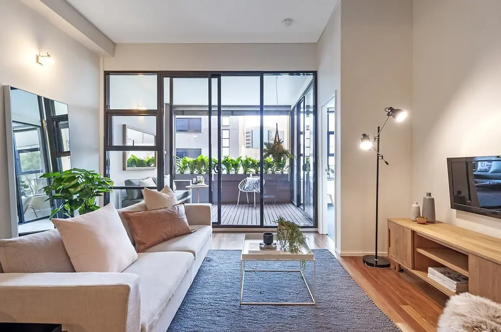 Surry Hills 2房 海滨瑰宝 顶级景观 优雅奢居 优越位置 私密庭院 Just Listed Off Market