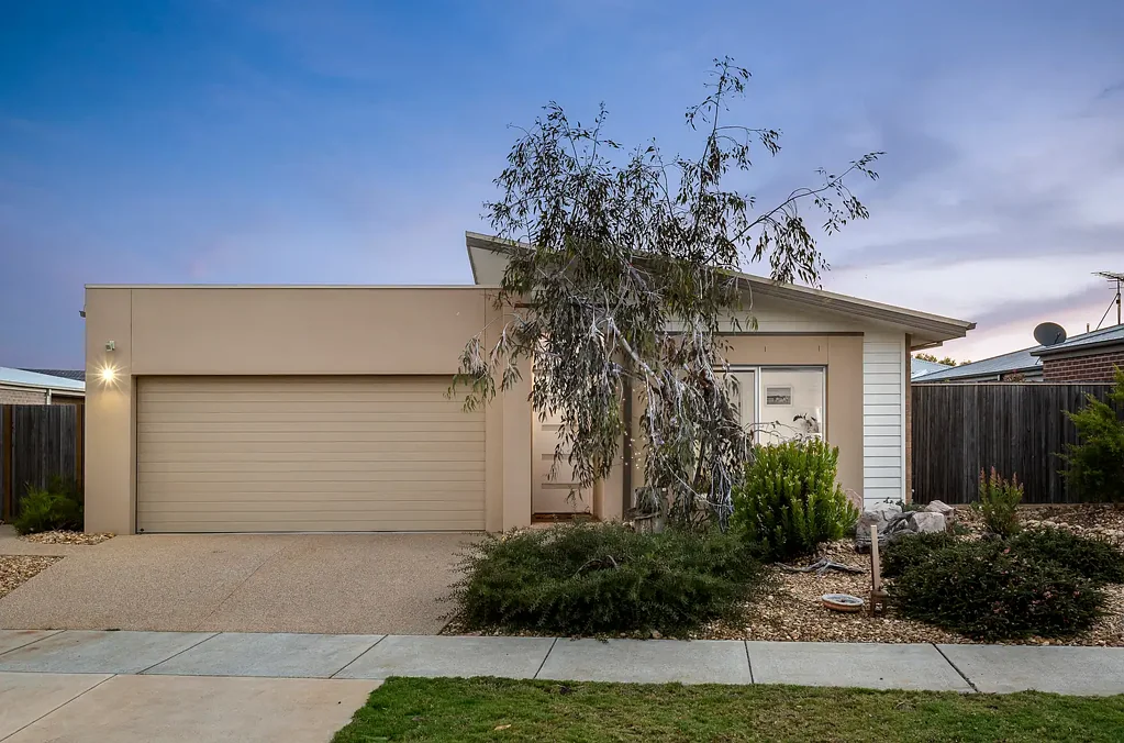 Ocean Grove 3 Bedroom Modern Coastal Home With Private Outdoor Spaces