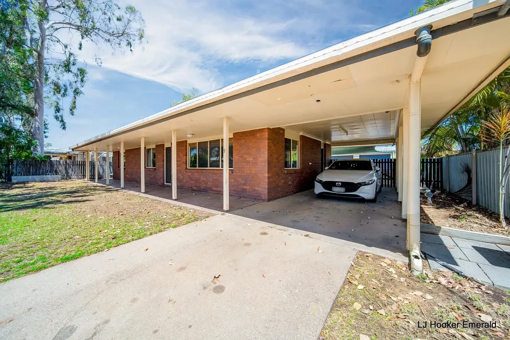 9 Eubar Place, Emerald, QLD 4720