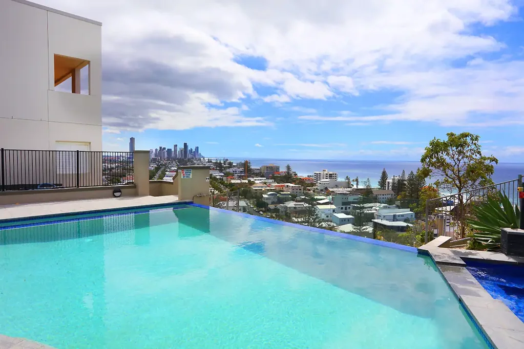 E39/1 GREAT HALL DRIVE, Miami, QLD 4220