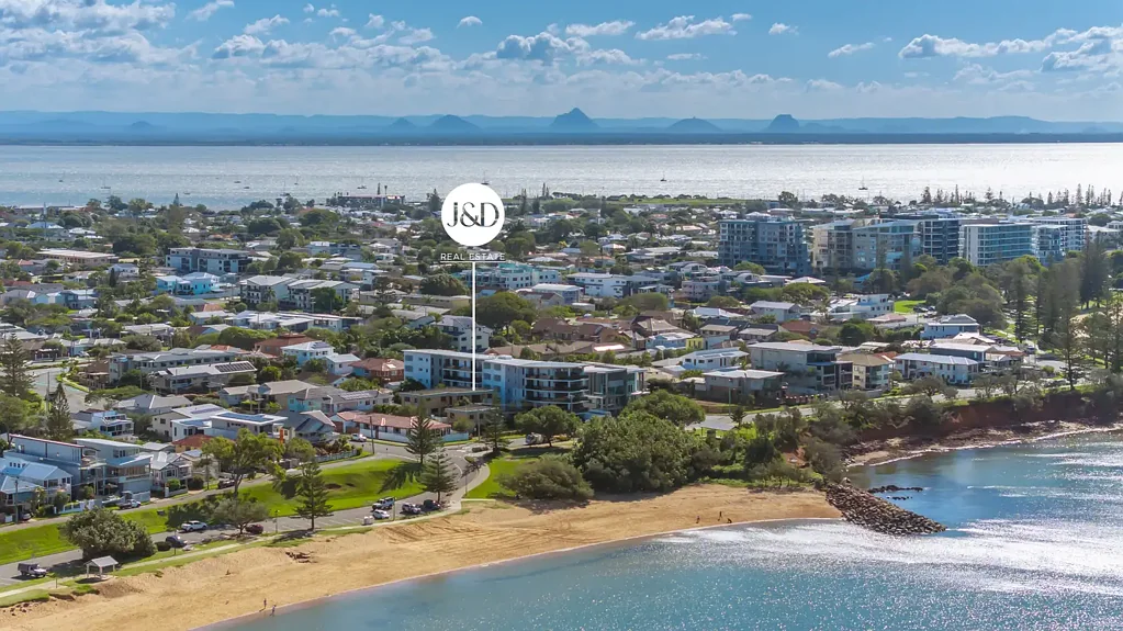 Scarborough 2 Bedroom Coastal Comfort and Contemporary Living.