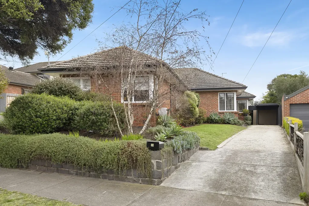 Parkdale 2房 靠近村庄，绿树成荫花园中的烧结砖魅力住宅 Clinker Charm in Leafy Gardens Close to the Village