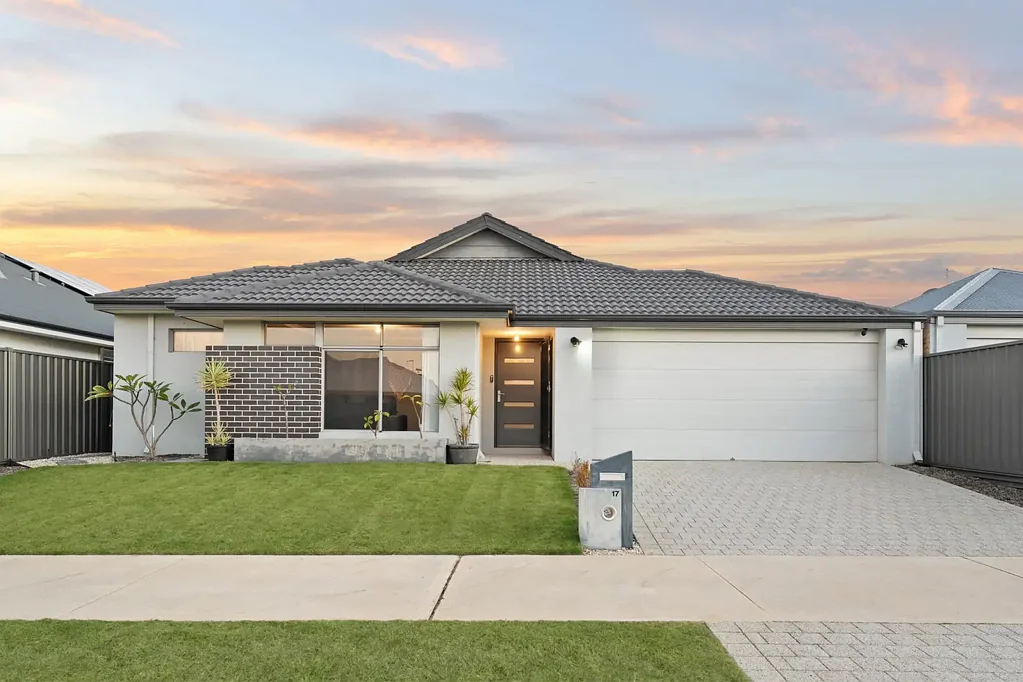 Baldivis 4房  Feature-packed family home with resort-style entertaining.