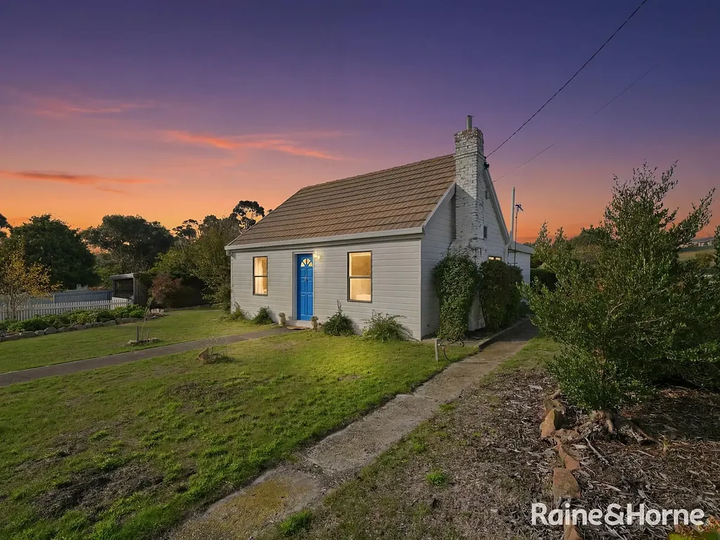 Triabunna 3ਬੈੱਡਰੂਮ Circa 1890 - A Piece of Triabunna's History on 1,511m²