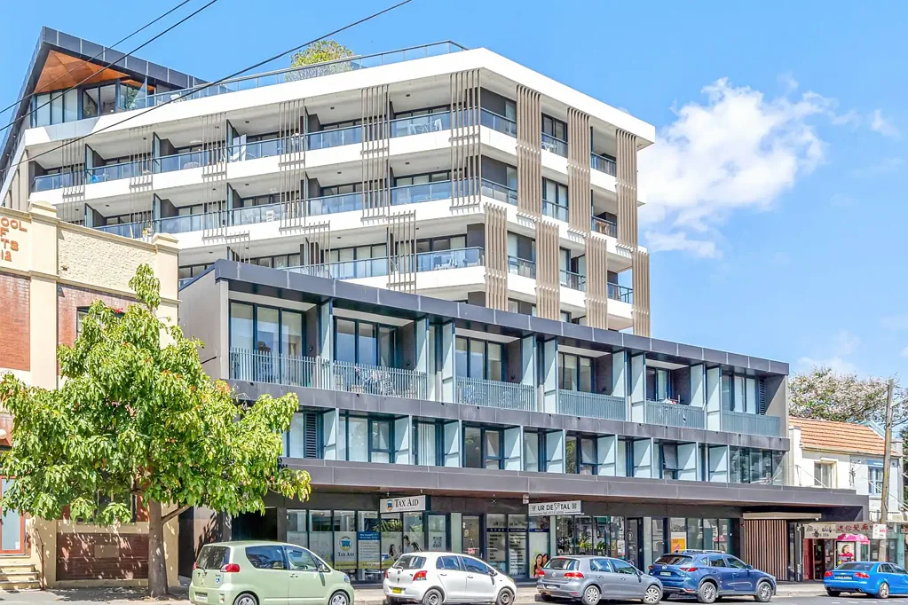 Ashfield 1ห้องนอน Architecturally Designed Unit in Highly Desired 'Oasis by Crown' Complex with CBD Views from Sundrenched Balcony