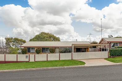 Harristown 3 Bedroom Stylishly updated home with huge powered shed and family friendly outdoor living