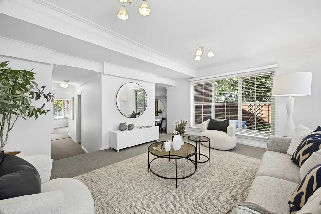 Cremorne 4Kwarto Full-brick townhouse with private courtyard just steps from Neutral Bay Village