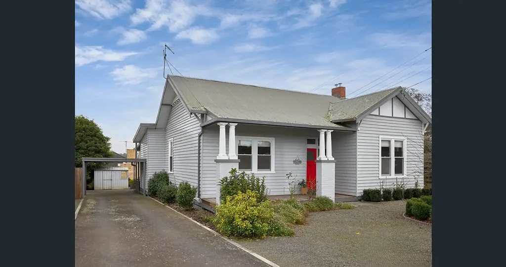 Beautifully Renovated Family Home in Prime Warragul Location!