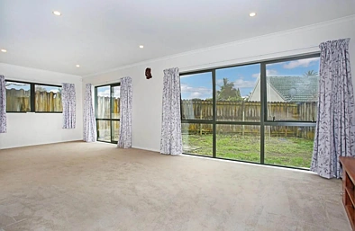 Modern 5-Bedroom Home in Longford Park