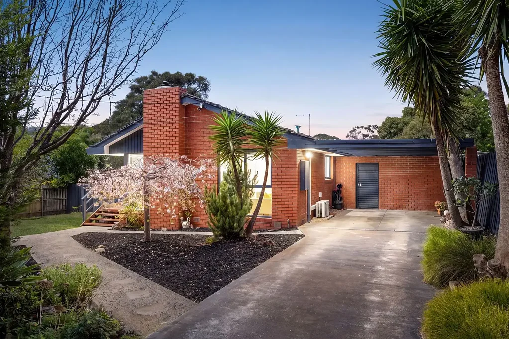Upper Ferntree Gully 3ਬੈੱਡਰੂਮ The Brief: Classic Design, Gardens and Hills Backdrop
