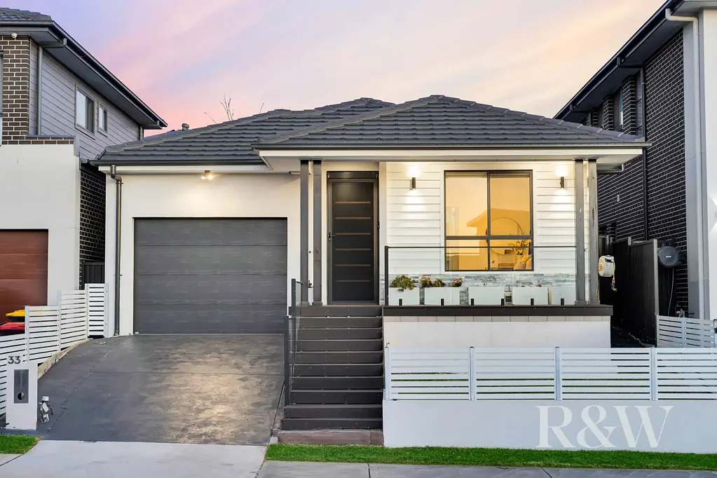 33 LETHBRIDGE ROAD, Austral, NSW 2179