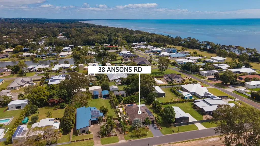 Dundowran Beach 4Habitaciones Stunning Coastal Retreat - Stroll to the Beach